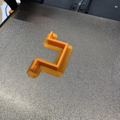 Núi bảo vệ Surge - vít quầy