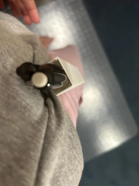 Clip bút của Casey - Image 1