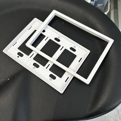 Khung chuyển đổi ánh sáng Lutron và các miếng đệm (3-Gang)