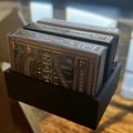 Người giữ cỗ bài chơi đơn giản - Thumbnail 1