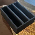 Người giữ cỗ bài chơi đơn giản - Thumbnail 2
