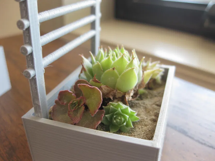 Mini Garden Gate Planter/Vine Ladder - Image 12