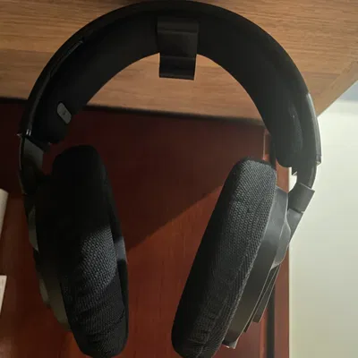 Móc tai nghe tối giản