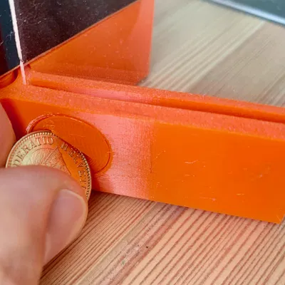 Thiếu bản lề và núm khóa