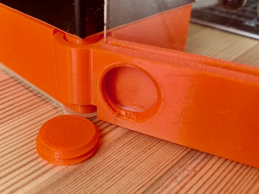 Thiếu bản lề và núm khóa - Image 2