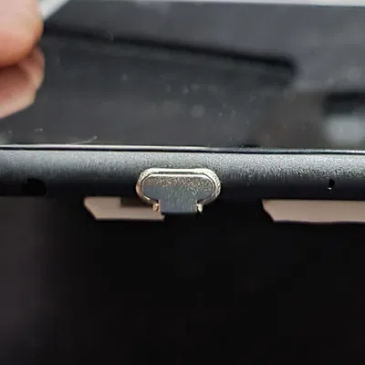 Giá treo tường cho máy tính bảng Fire HD 10, thế hệ 13 (2023) và thế hệ 11 (2021)