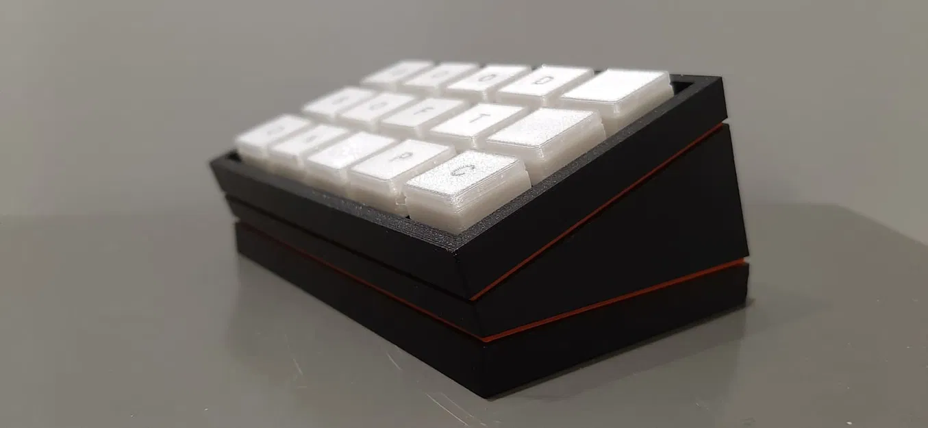 Bảng điều khiển ExtenDeck với phần cứng và keycap Cherry MX - Image 1