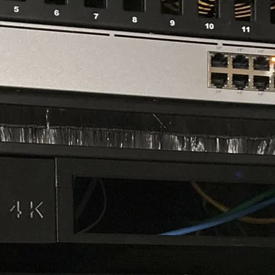 Giá đỡ racking cho Freebox Mini 4K