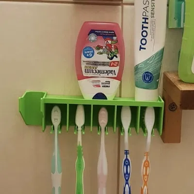Giá đỡ bàn chải đánh răng treo tường với kệ nhỏ