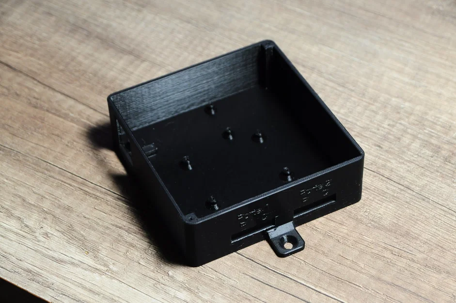 Hộp chứa ESP32-POE cho điều khiển cửa garage trong Home Assistant - Image 5