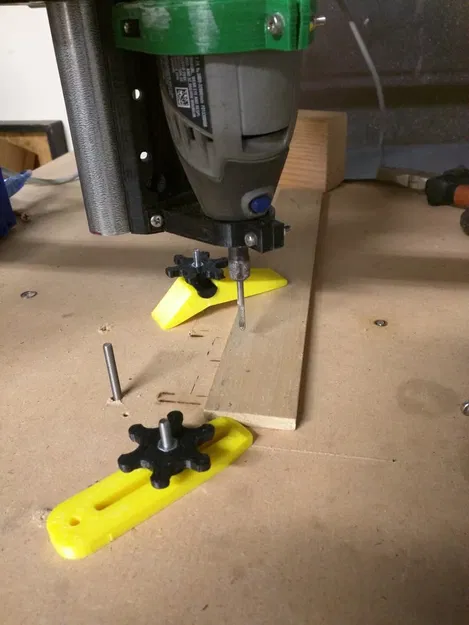 Kẹp cho máy CNC thiết kế tùy chỉnh bằng OpenSCAD - Image 1