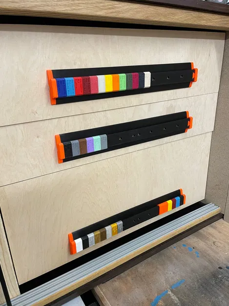 Tay cầm tích hợp hệ thống lưu trữ filament - Image 1