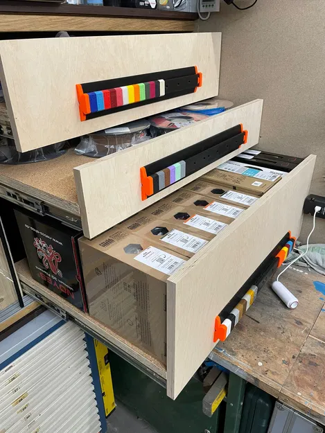 Tay cầm tích hợp hệ thống lưu trữ filament - Image 2