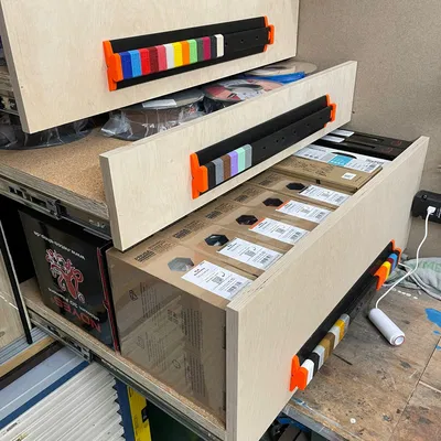 Tay cầm tích hợp hệ thống lưu trữ filament