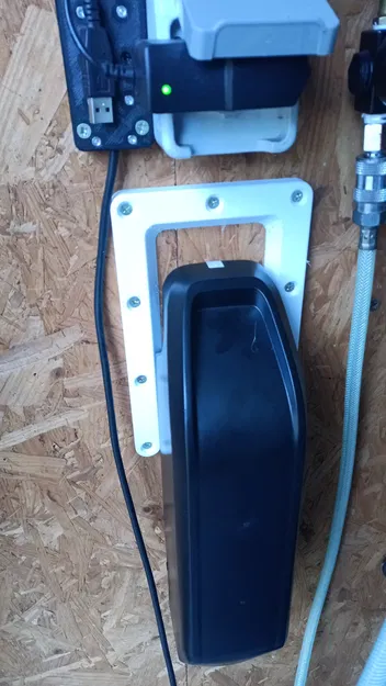 Giá đỡ pin xe đạp điện gắn tường tiện lợi - Image 1