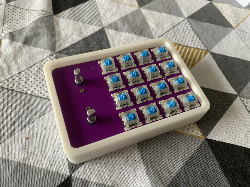 Bàn phím macropad tay nối với hai bộ mã hóa - Image 2