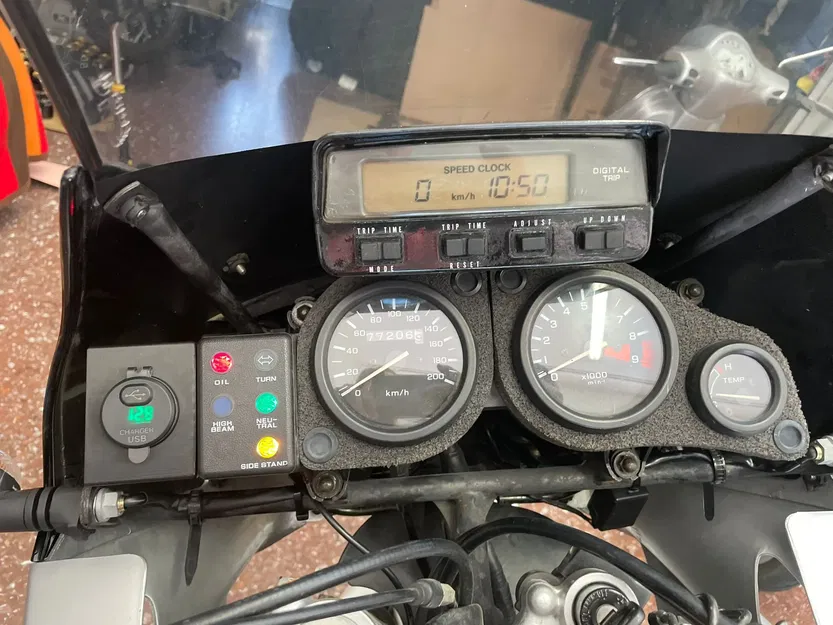 Giá đỡ đồng hồ volt cho Africa Twin XRV 750 - Image 2