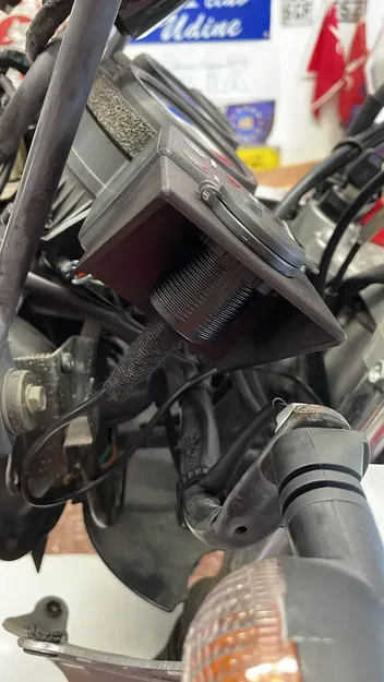 Giá đỡ đồng hồ volt cho Africa Twin XRV 750 - Image 3