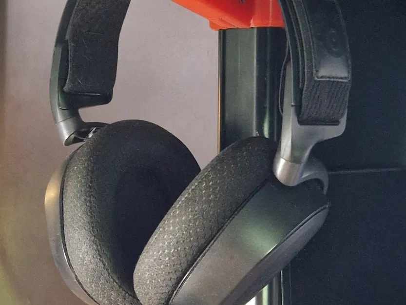 Giá treo tai nghe Ikea Fredde cho bàn làm việc - Image 1