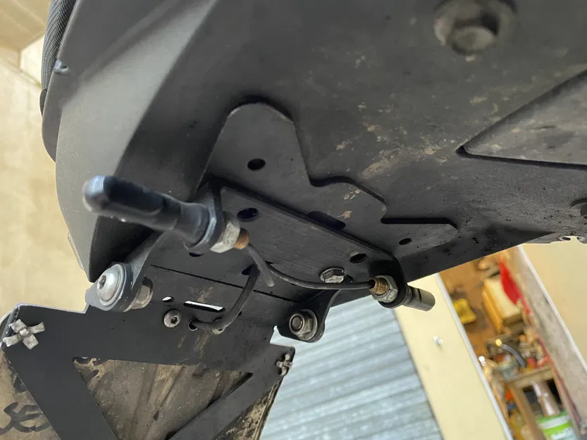 Giá đỡ đèn tín hiệu Triumph Speed Triple cho biển số độ lại - Image 5