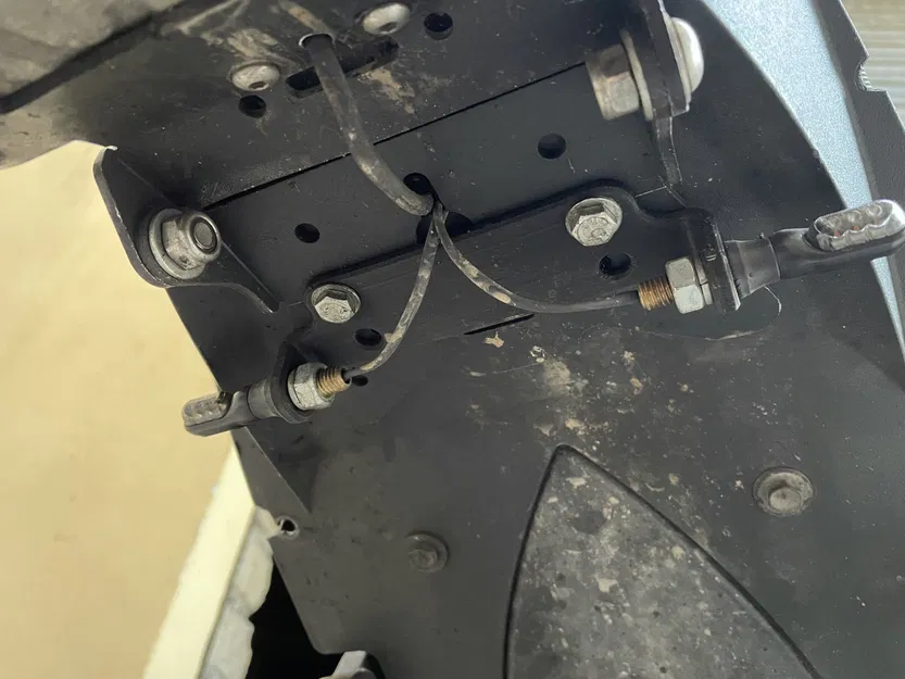 Giá đỡ đèn tín hiệu Triumph Speed Triple cho biển số độ lại - Image 6