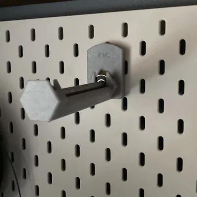 Giá đỡ cuộn cho bảng ghim Skadis