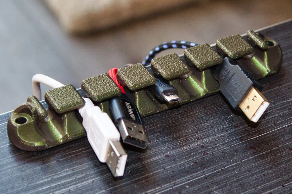 Giá đỡ tổ chức cáp USB 7 khe cho bàn làm việc - Image 4