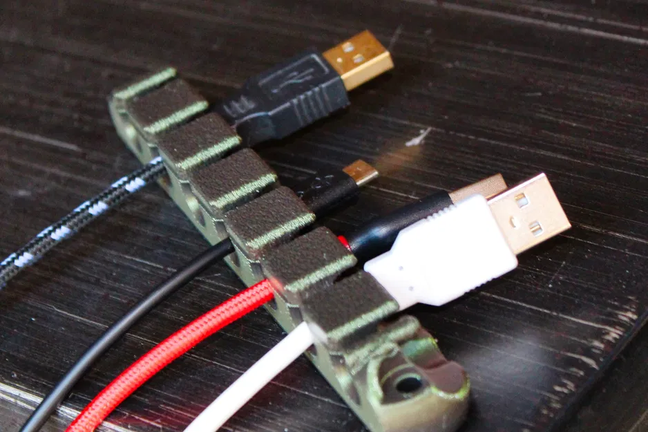 Giá đỡ tổ chức cáp USB 7 khe cho bàn làm việc - Image 7