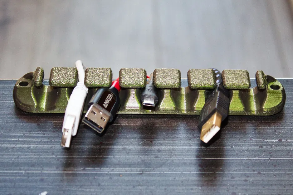 Giá đỡ tổ chức cáp USB 7 khe cho bàn làm việc - Image 8