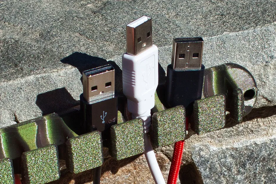 Giá đỡ tổ chức cáp USB 7 khe cho bàn làm việc - Image 12