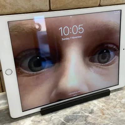 Giá đỡ iPad tiết kiệm không gian cho bếp