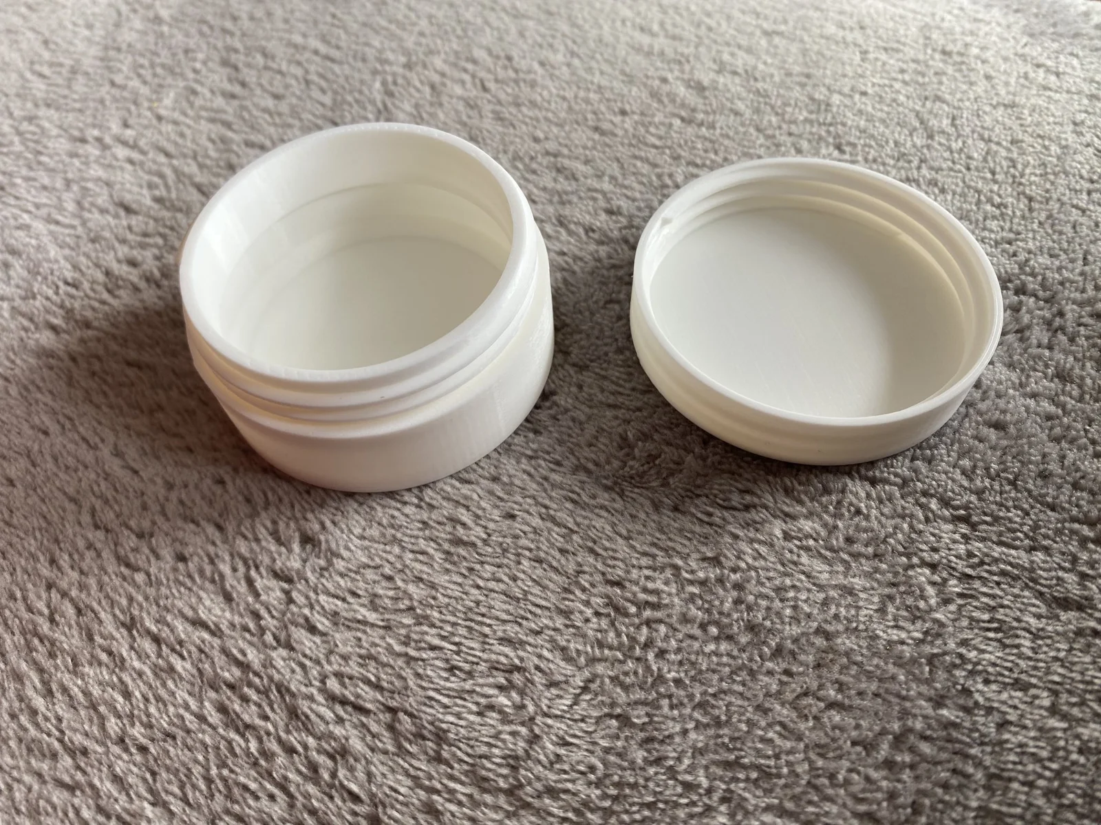 Hộp tròn 60mm với kích thước từ 30mm đến 200mm 1