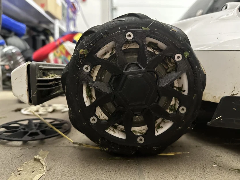 Bánh xe phong cách cho Luba với chỗ ẩn AirTag - Image 7