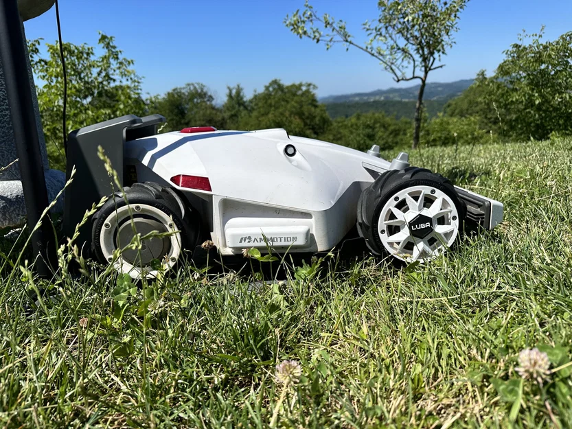 Bánh xe phong cách cho Luba với chỗ ẩn AirTag - Image 9