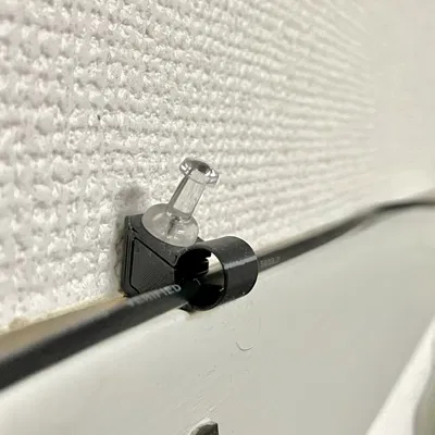 Giá đỡ cáp bằng ghim nhấn cho kệ treo tường