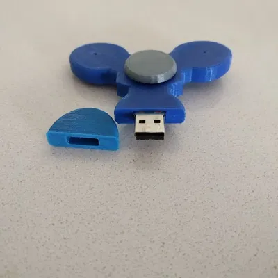 USB drive trong mô hình spinner chống căng thẳng