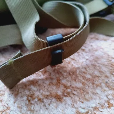 Khóa đeo ba lô Karrimor màu đen và cam