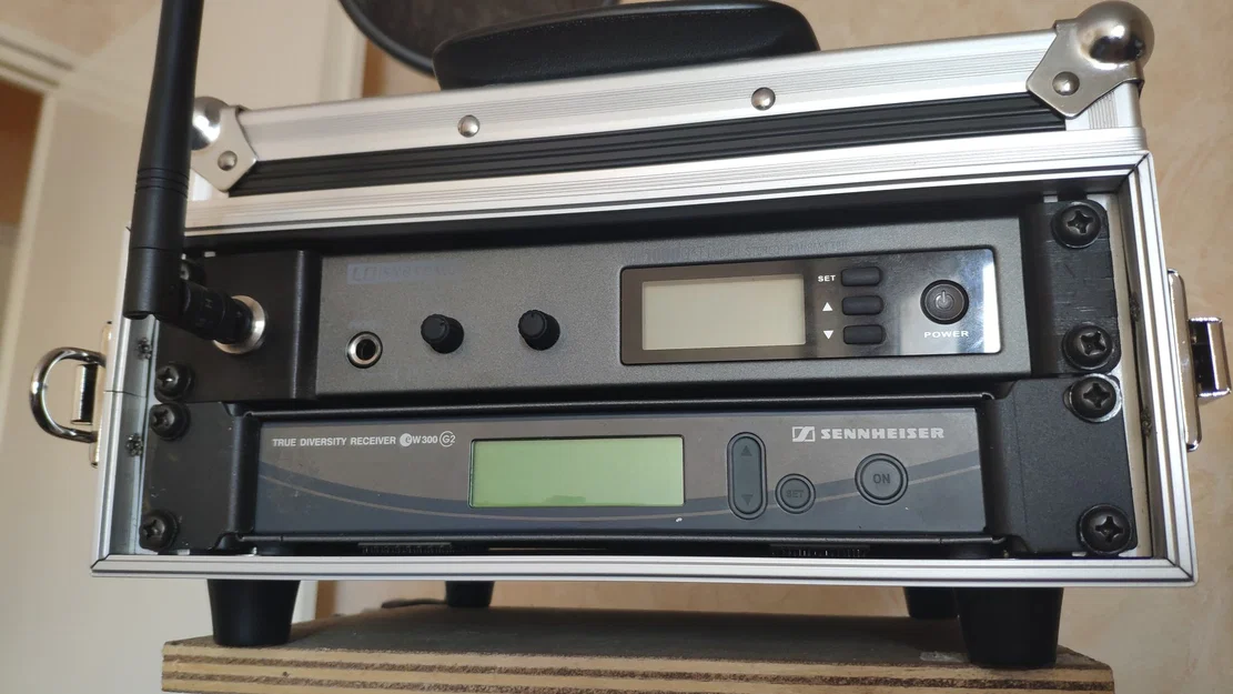 Giá đỡ EarRack cho MEI1000g2 trong tủ rack 9.5 - Image 1