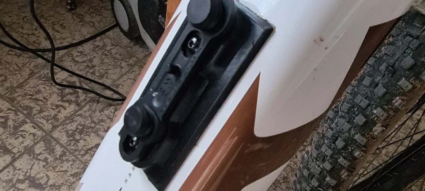 Giá đỡ bình nước cho xe đạp Husqvarna HC8 - Image 1