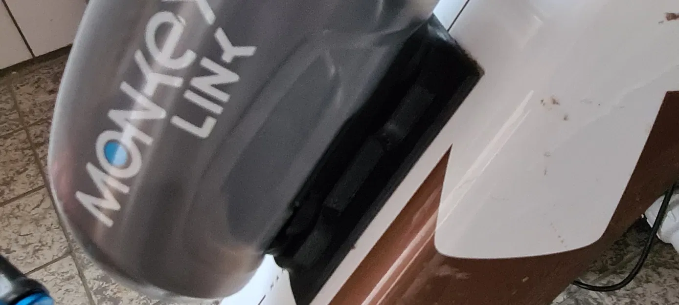 Giá đỡ bình nước cho xe đạp Husqvarna HC8 - Image 2