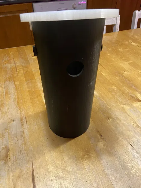 Nhà cho chim bằng nhựa bền bỉ và dễ bảo trì - Image 2