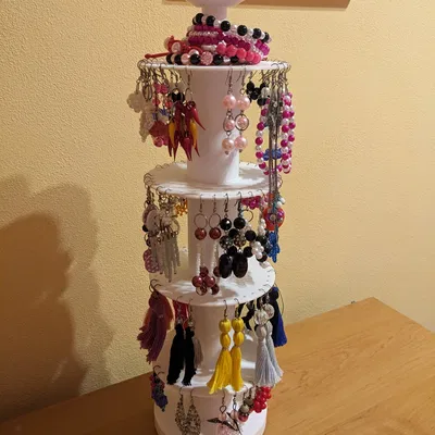 Giá đỡ hoa tai xếp chồng tiện lợi cho phụ nữ