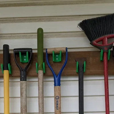 Giá treo tường đa năng cho dụng cụ làm vườn và mái chèo canoe