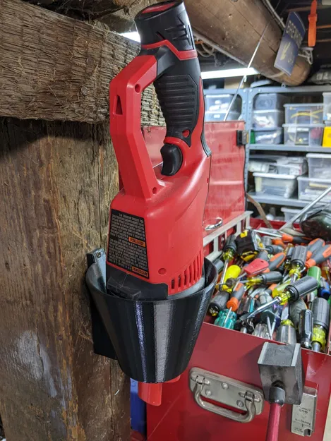 Giá đỡ máy hút bụi Milwaukee 850-20 gắn tường compact - Image 1