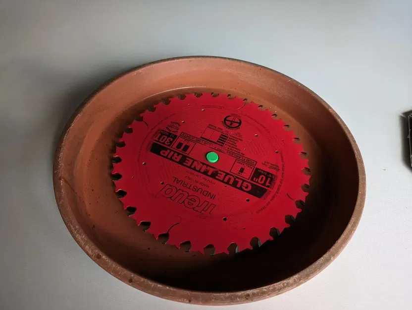 Giá đỡ làm sạch lưỡi cưa bằng keo nóng - Image 2