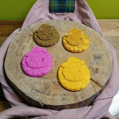 Huy hiệu Baden Powell hình bánh donut cho phong trào Hướng đạo