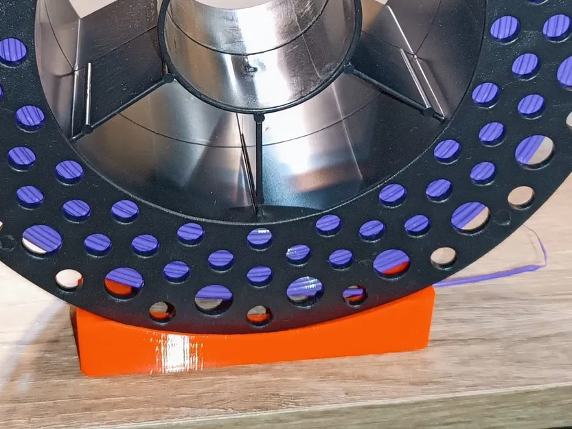 Giá đỡ cuộn filament 1 kg với hướng dẫn filament - Image 1