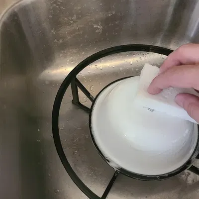 Giá đỡ rửa chén tiện lợi trong bồn rửa