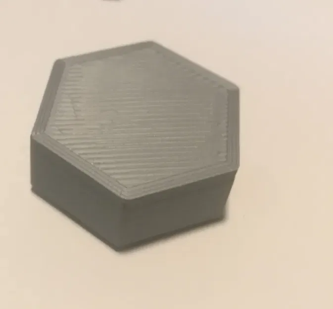 Nắp vặn cho nắp chai GL18 với thiết kế hình lục giác - Image 1