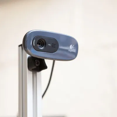 Giá đỡ webcam Logitech C270 cho thanh nhôm 2020